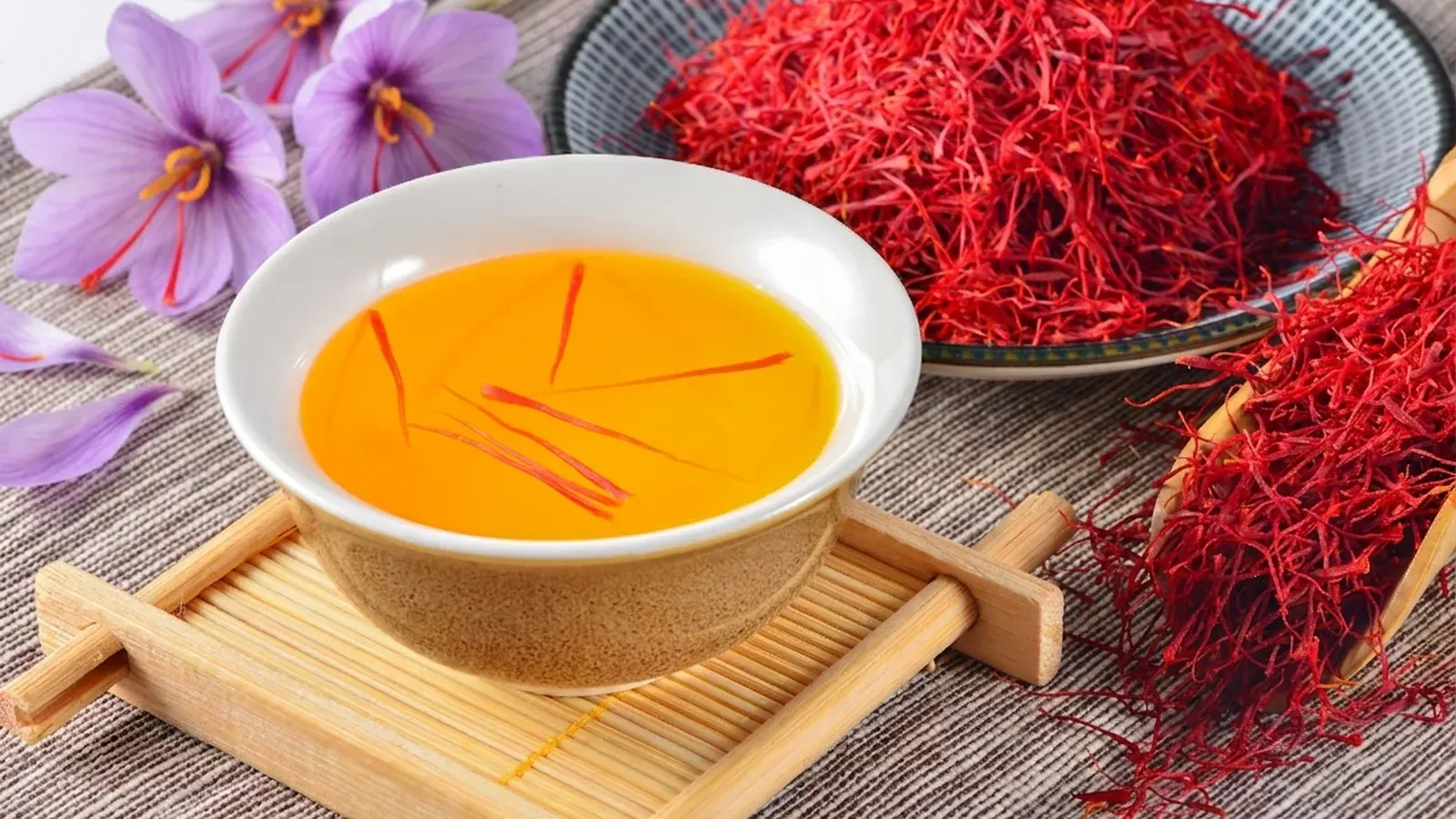 The colour of saffron — cover